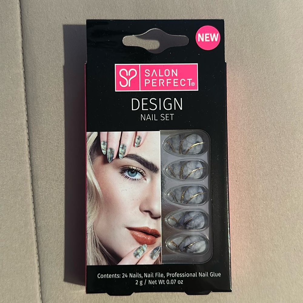 🚨2/$15 SALON PERFECT - Press on Nails Set - Gray Marble w/ Gold Strip